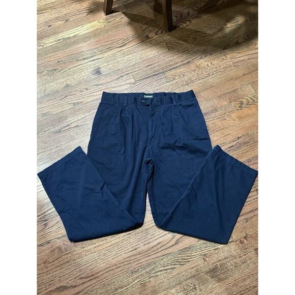 Dockers Pants Mens 38x32 Navy Relaxed‎ Khaki Pleated Front Very Nice - Picture 1 of 5